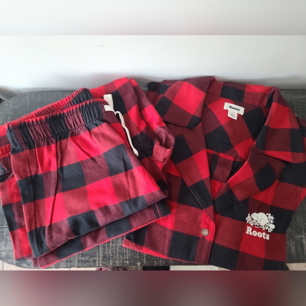 NWOT Roots Cabin Red Plaid Flannel Pajama Set
